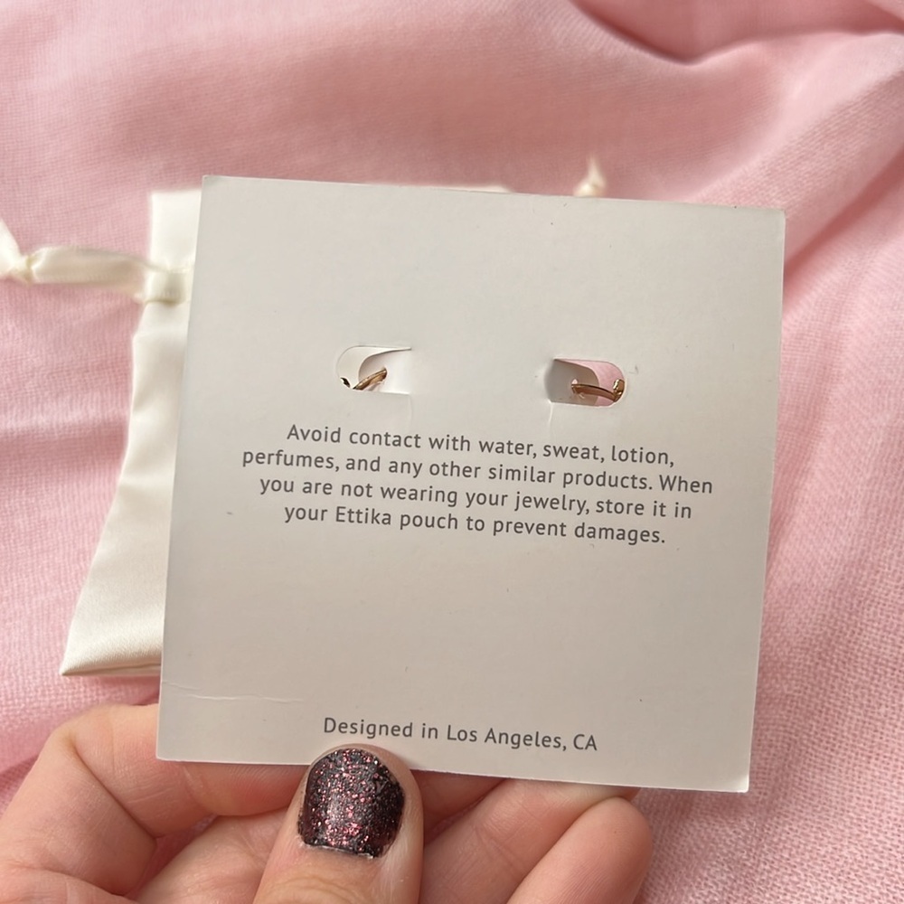 Ettika croissant swirled gold thick hoop earrings brand new - Picture 5 of 11
